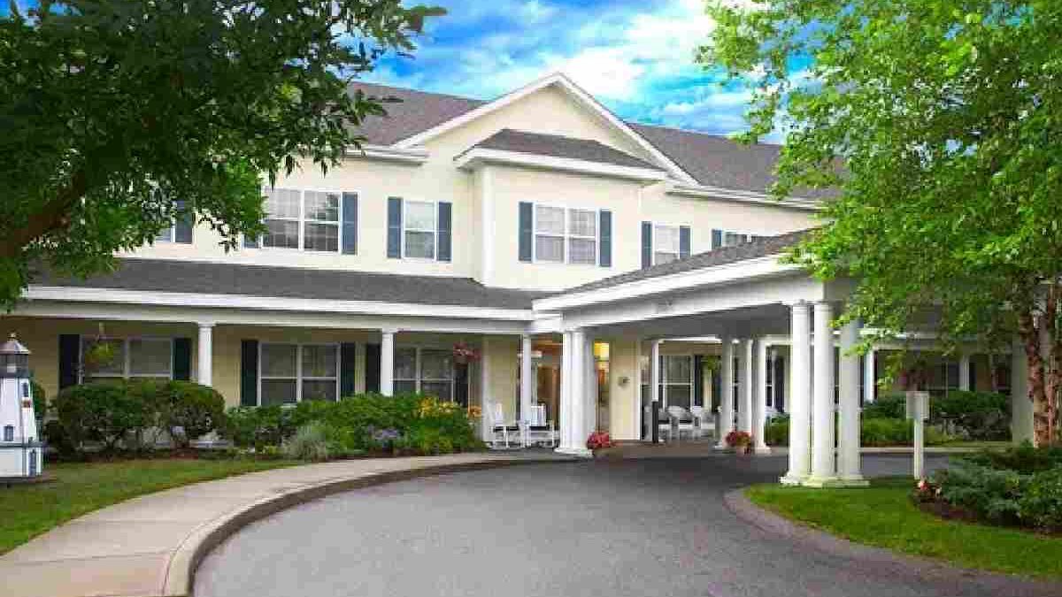 What is Assisted Living In MA?